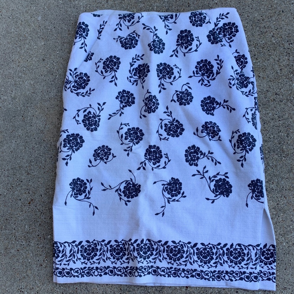 Loft Floral Blue and White Skirt Sz 0